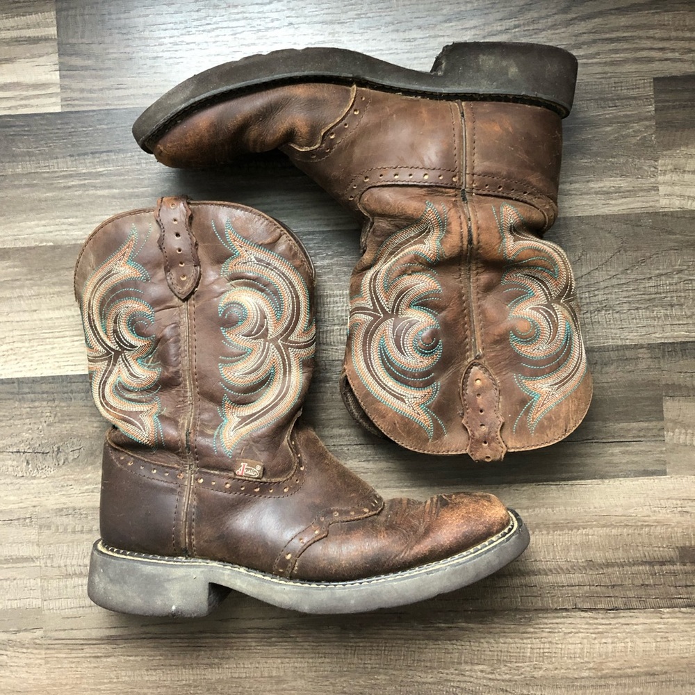 SOLD Justin gypsy 10.5B square toe